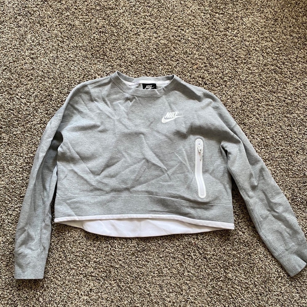 Cropped Nike Crew neck